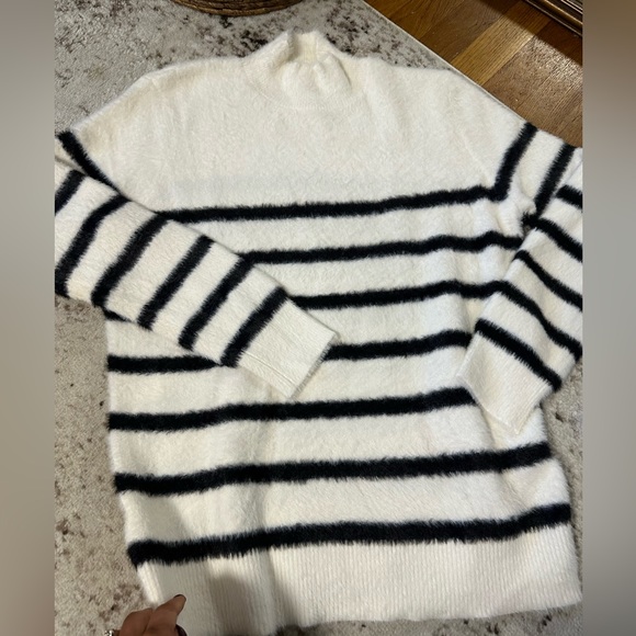 New🍁Ultra baby soft ANTHRO fall sweater - Picture 4 of 5